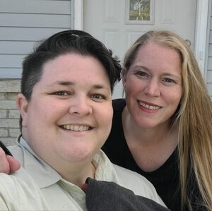 Meet your Poshers, Tiff & Kat